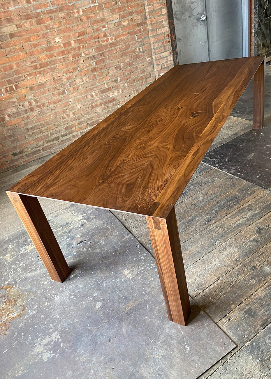 Disappearing Edge Dining Table