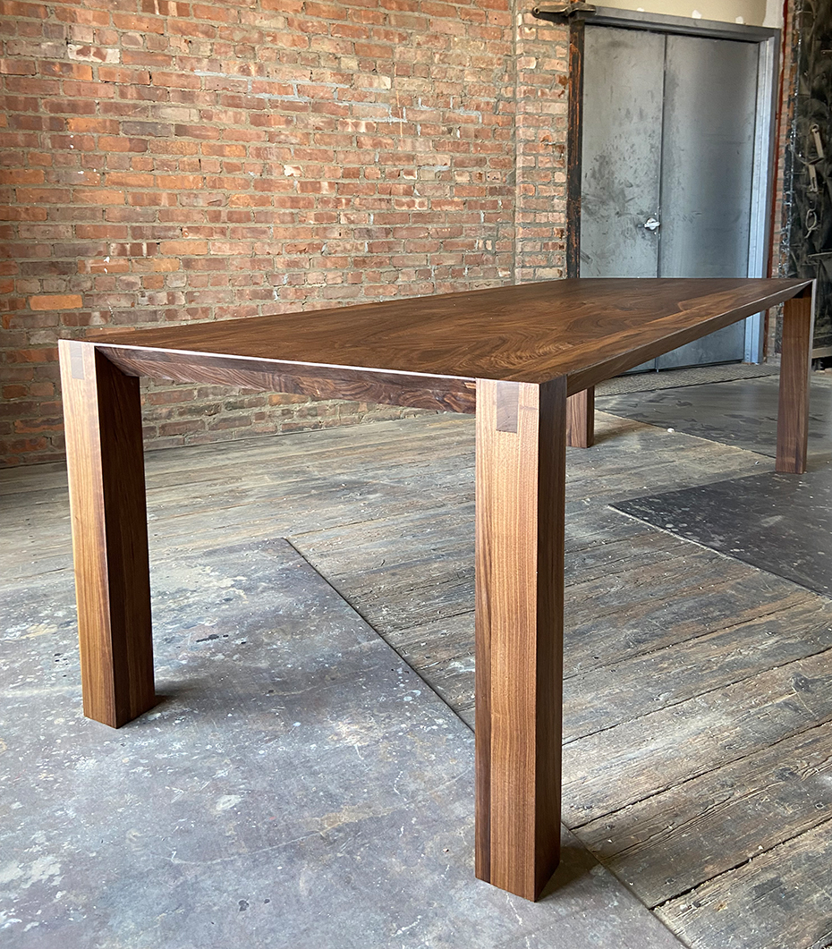 Disappearing Edge Dining Table